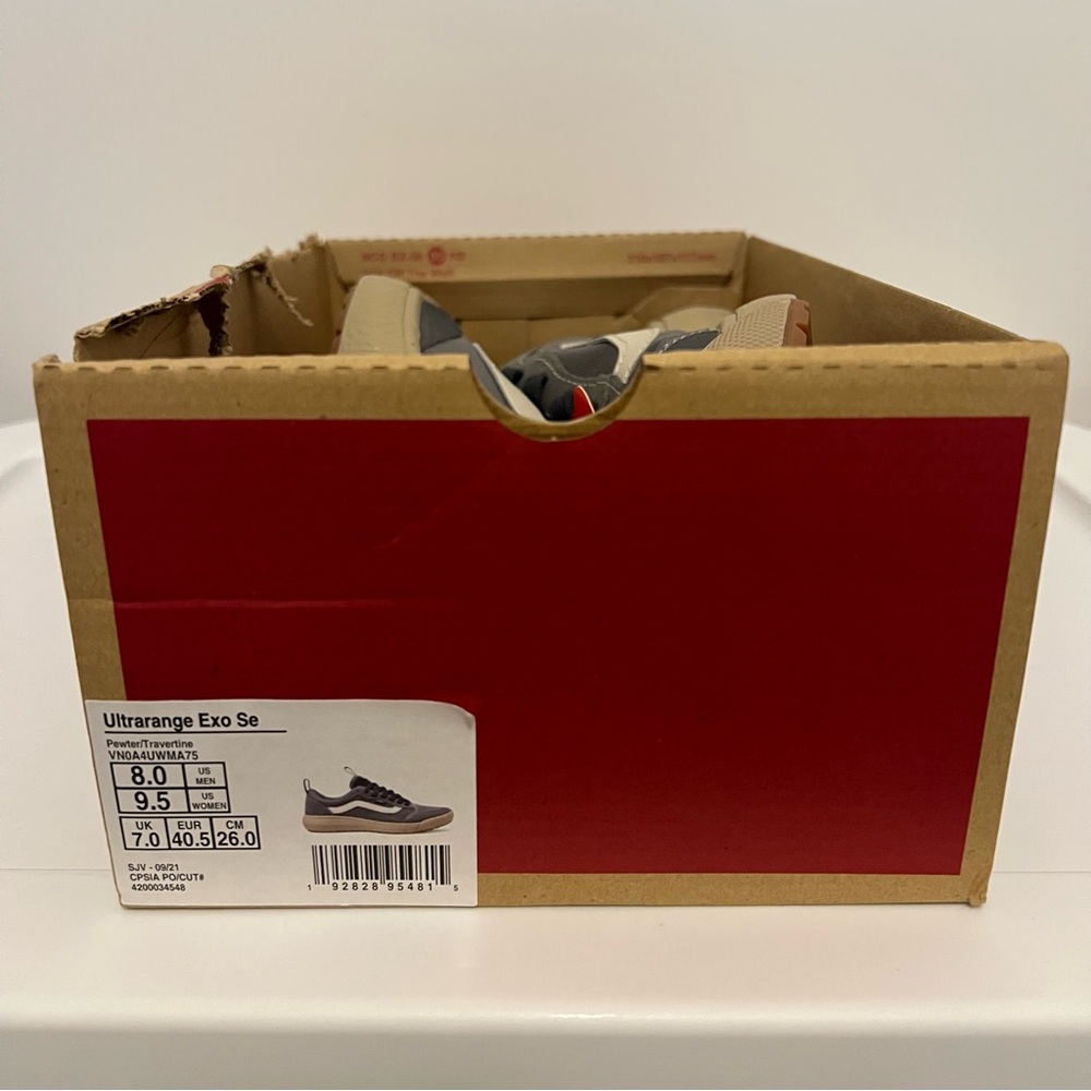 NWT / NIB 8M/9.5W Vans Ultrarange Exo Se - Picture 12 of 12
